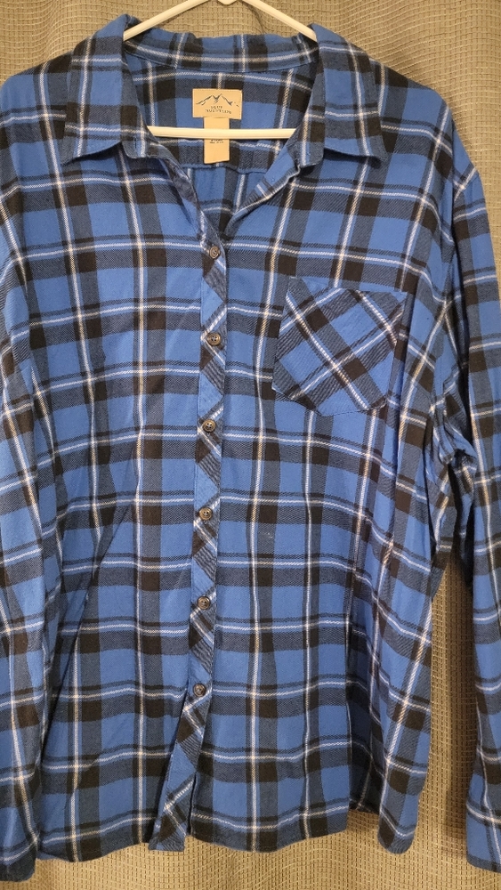 Women's flannel shirt